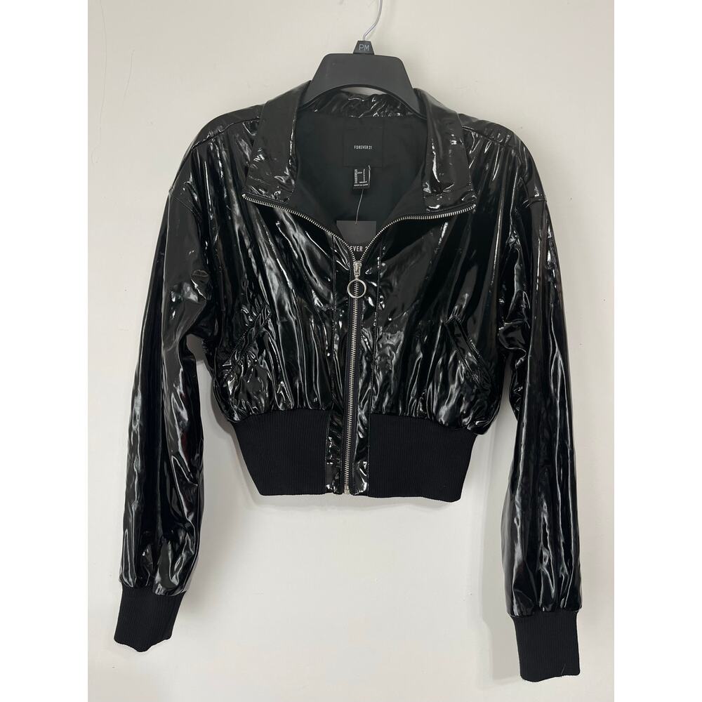 Forever 21 cropped black vinyl jacket sz S glam streetwear‎ sleek clubcore